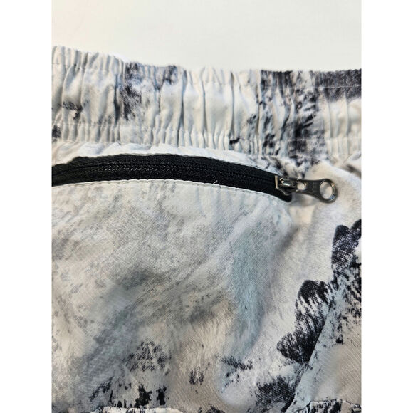 The North Face size medium M womens brief lined marbled back zip running shorts_ - Picture 6 of 9